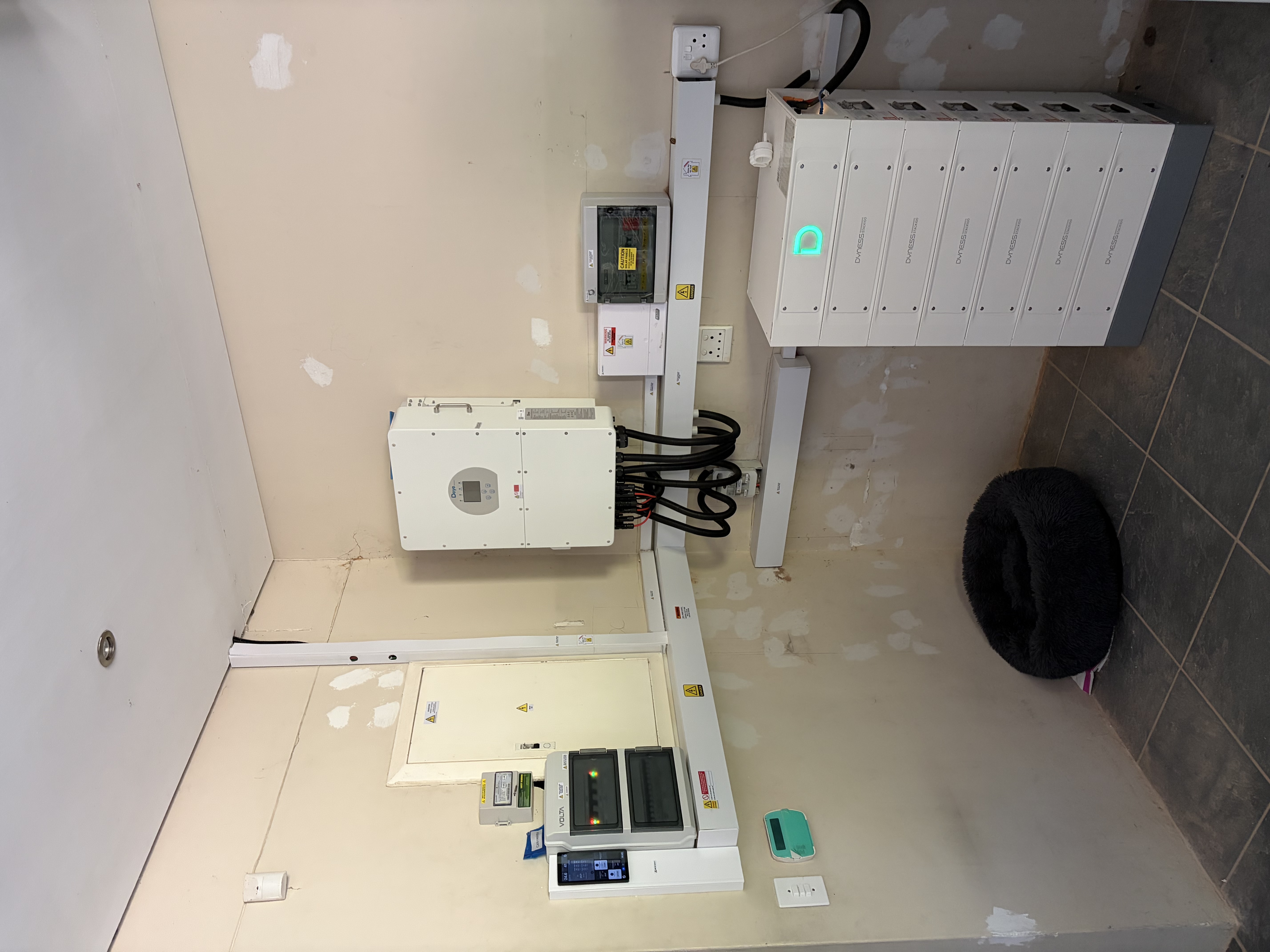 B-Cool inverter and battery installation