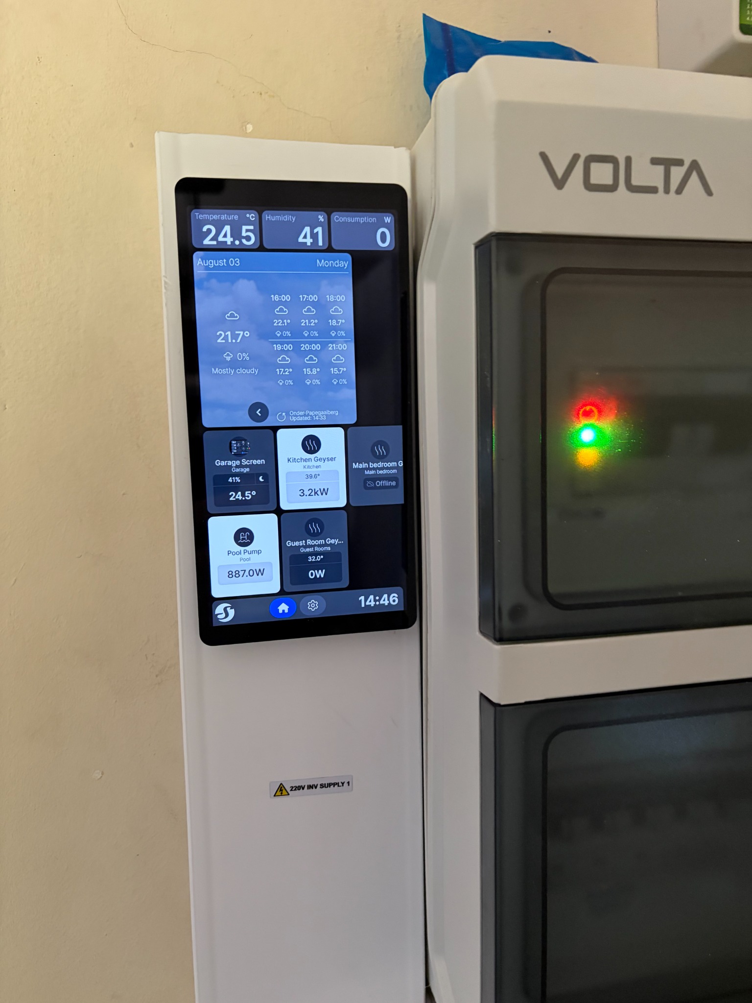 Shelly control screen monitoring geysers and pool pump